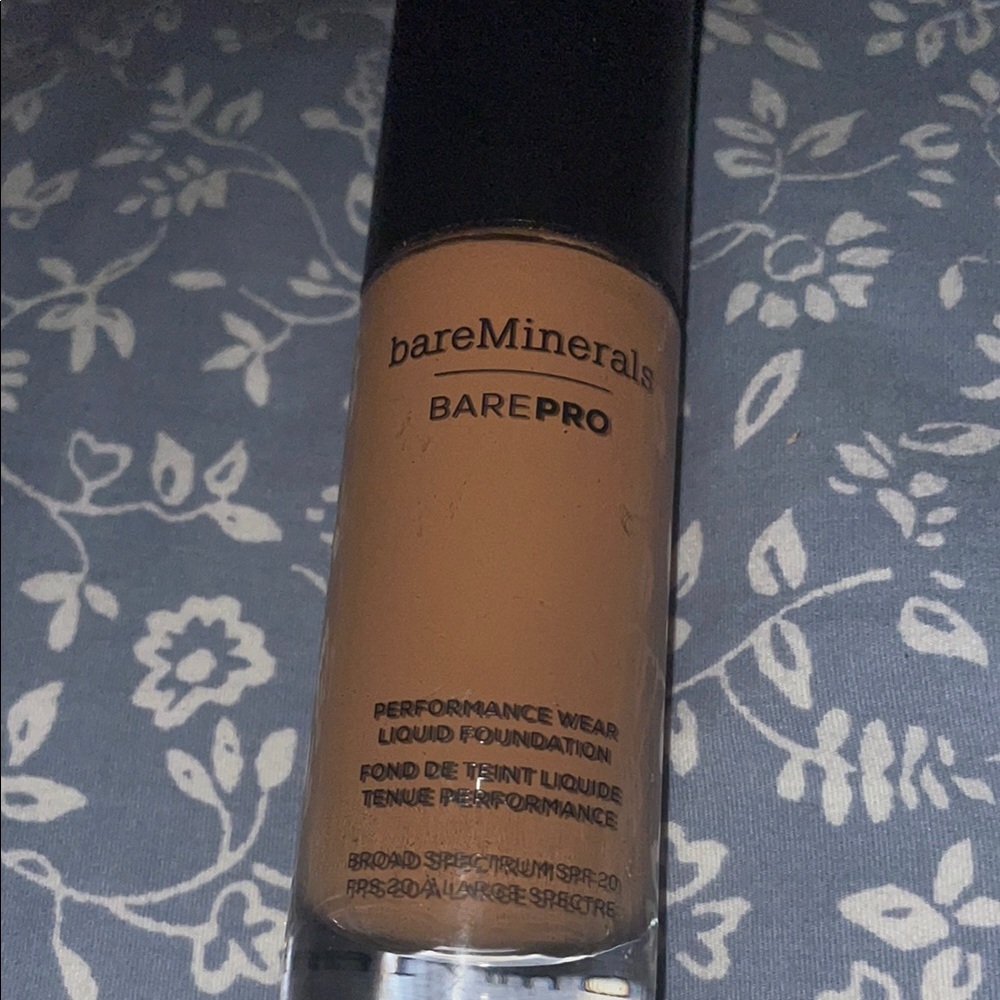 bareMinerals BAREPRO Performance Wear Foundation - chai